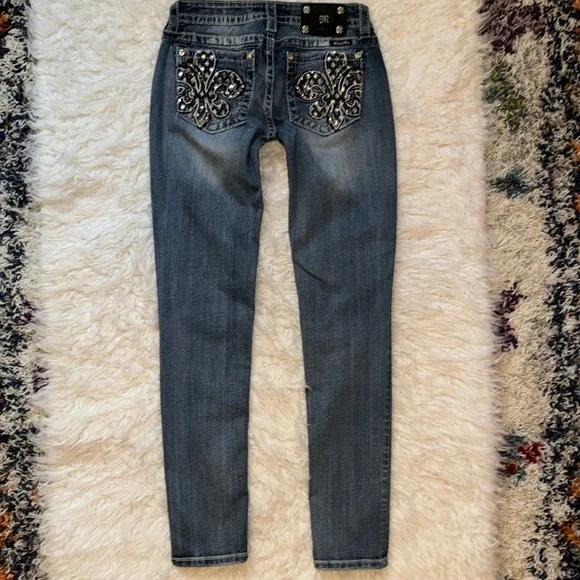 Miss Me Fleur De Lis Skinny Denim, Size 28 - Picture 2 of 16